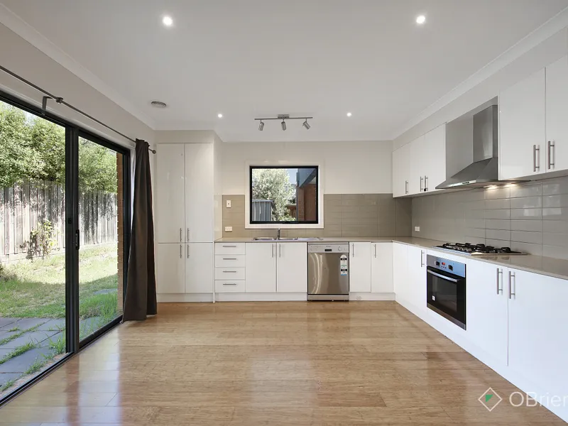 Modern Townhouse in Quiet Complex!