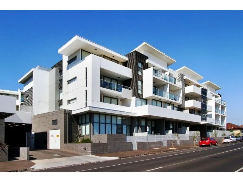 Well Located Two Bedroom Apartment New carpets New oven Painted throughout! 