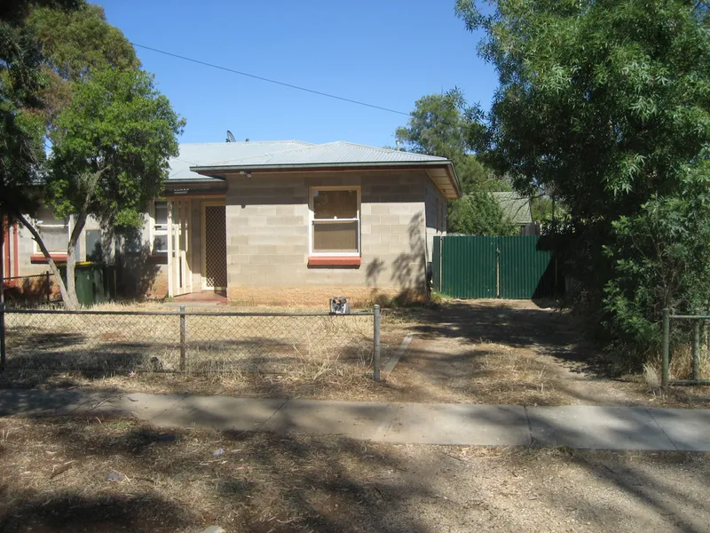 3 bedroom home with yard