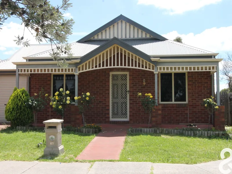 BEAUTIFUL THREE BEDROOM MUST SEE!