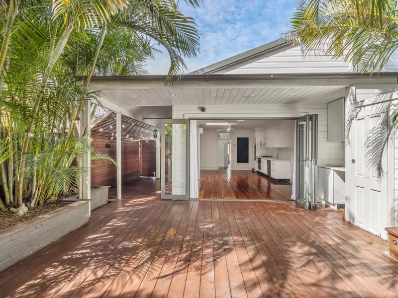 Classic family home / wide-fronted renovated semi