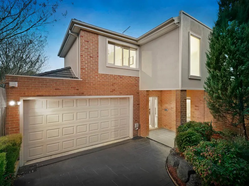 Contemporary indoor-outdoor living in the prestigious Balwyn High zone
