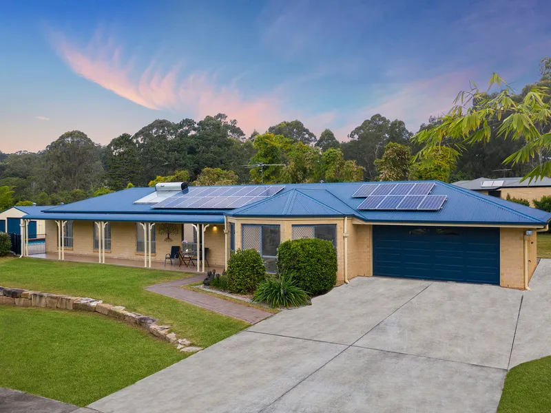 Immaculate Acreage Living with All The Extra’s!