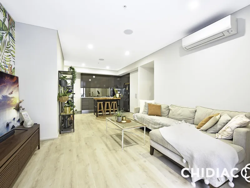 Oversized one bedroom | Study room/small bedroom | Floorboards