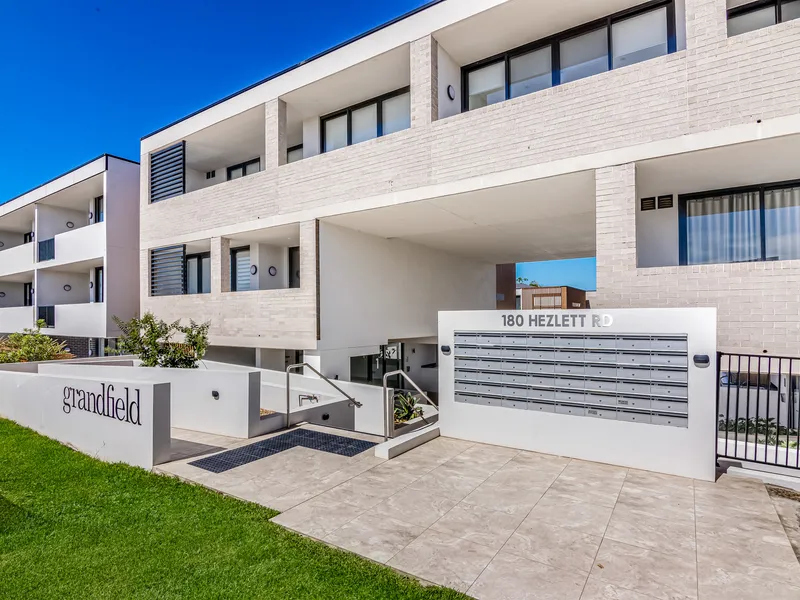 ONE BEDROOM PLUS STUDY