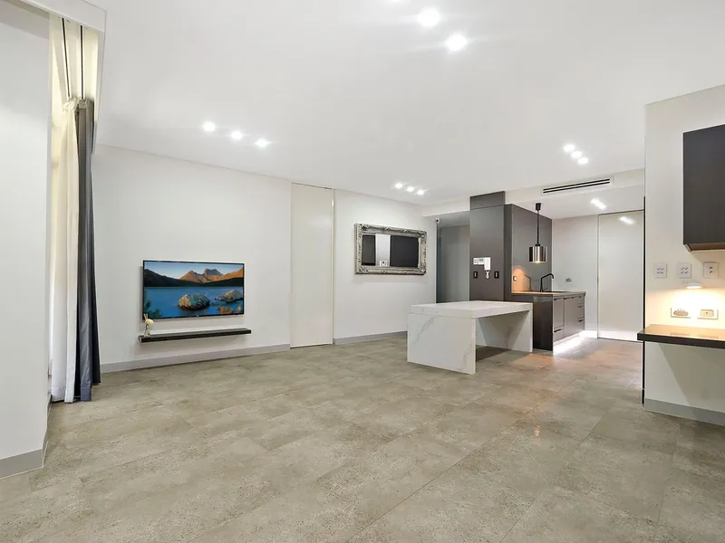 Effortless, Awe - Inspiring Contemporary Living!