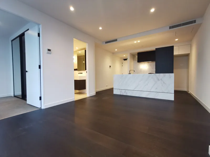 Spacious, CBD light-filled one bedroom with view