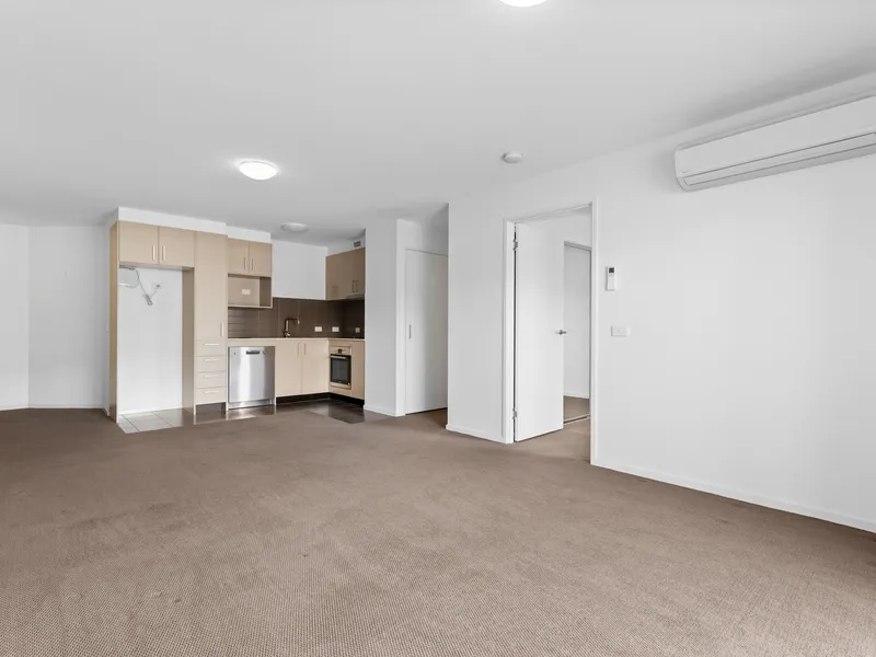 Spacious 1 bedroom apartment in the heart of Braddon