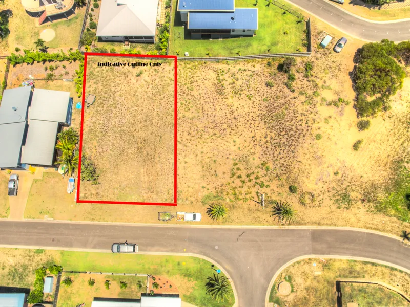 LAND - WALKING DISTANCE TO THE BEACH