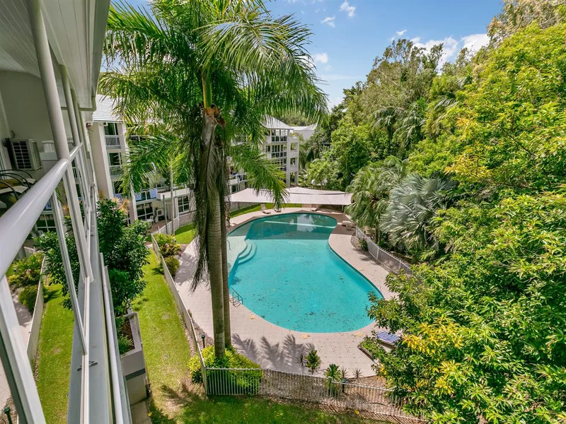 Resort Penthouse in Palm Cove Paradise