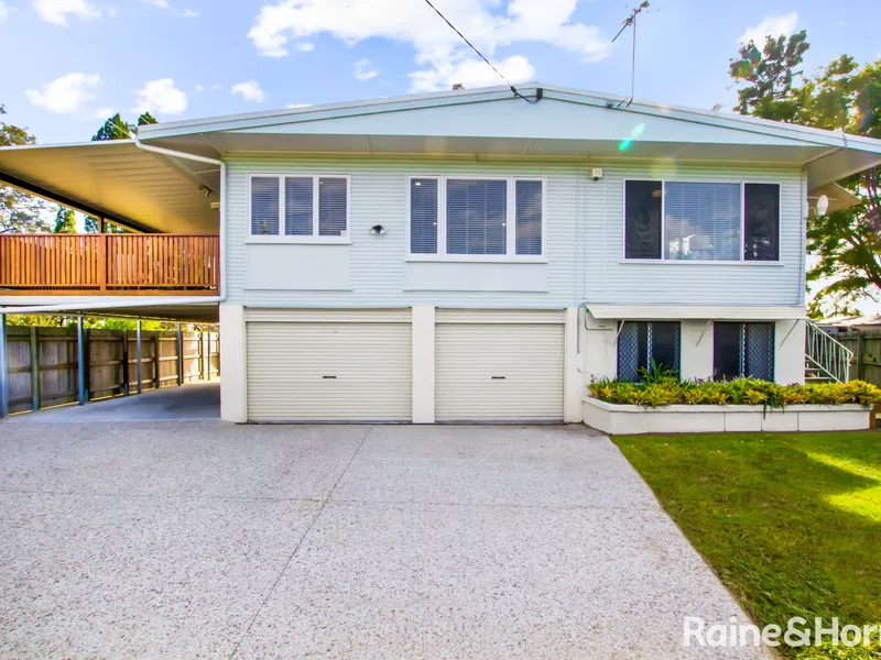 ENORMOUS UNFLOODED FAMILY HOME - DUAL LIVING POTENTIAL