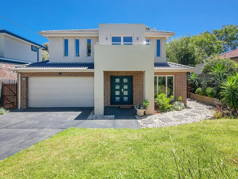 Beautiful Five Bedrooms Spacious Family Home!