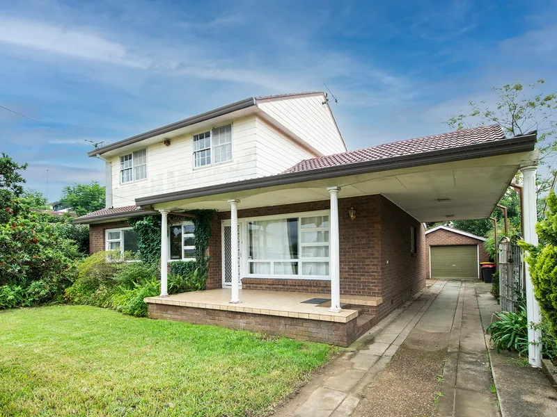 NEWLY REFURBISHED LARGE FAMILY HOME IN IDEAL LOCATION