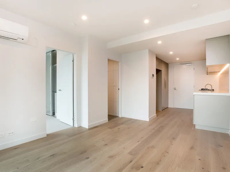 380MELBOURNE... GLAMOROUS BUILDING, GLAMOROUS APARTMENT! TWO BEDROOM, TWO BATHROOM WITH WHITEGOODS INCLUDED! *OPEN FOR INSPECTION MON TO FRI 10AM - 6P
