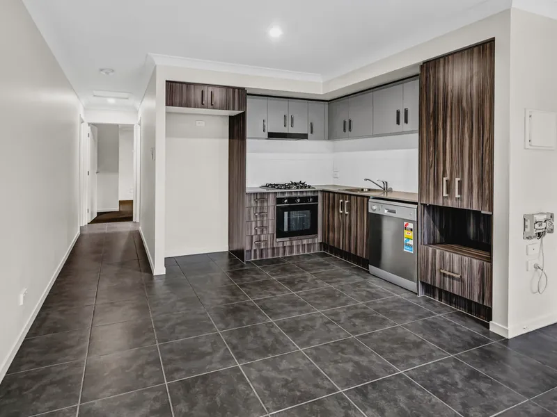 Lovely Low Maintenance Unit in Quiet Enclave
