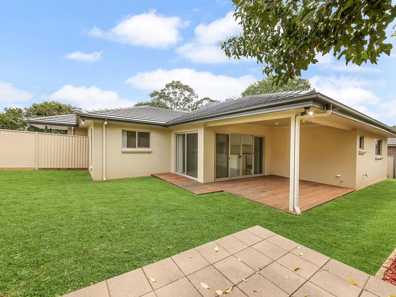 Near New Stylish House  -  4 Bedrooms + Study