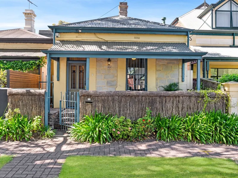 Circa 1880 - Attractive And Updated Free Standing Cottage