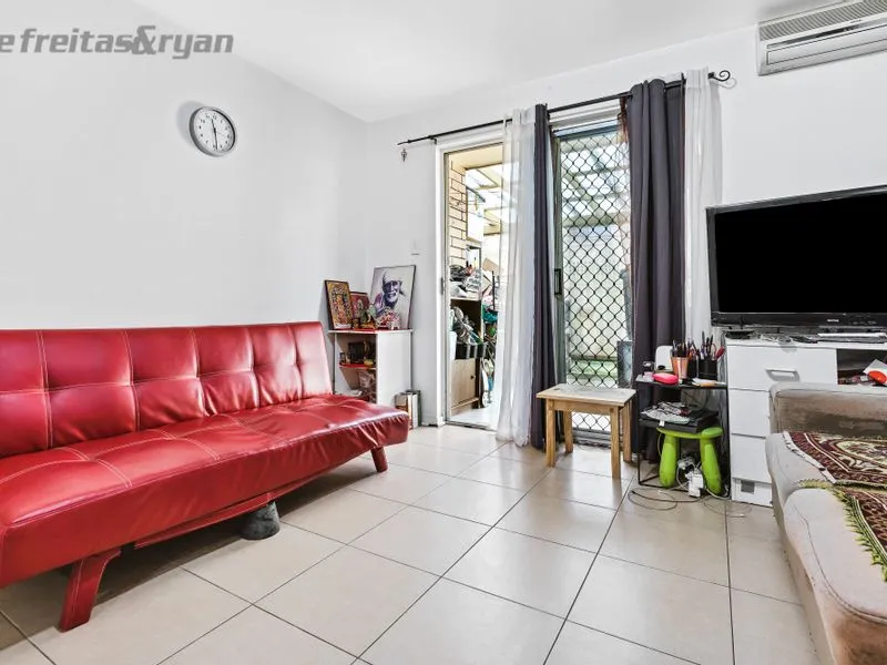 GREAT LOCATION! GREAT UNIT!