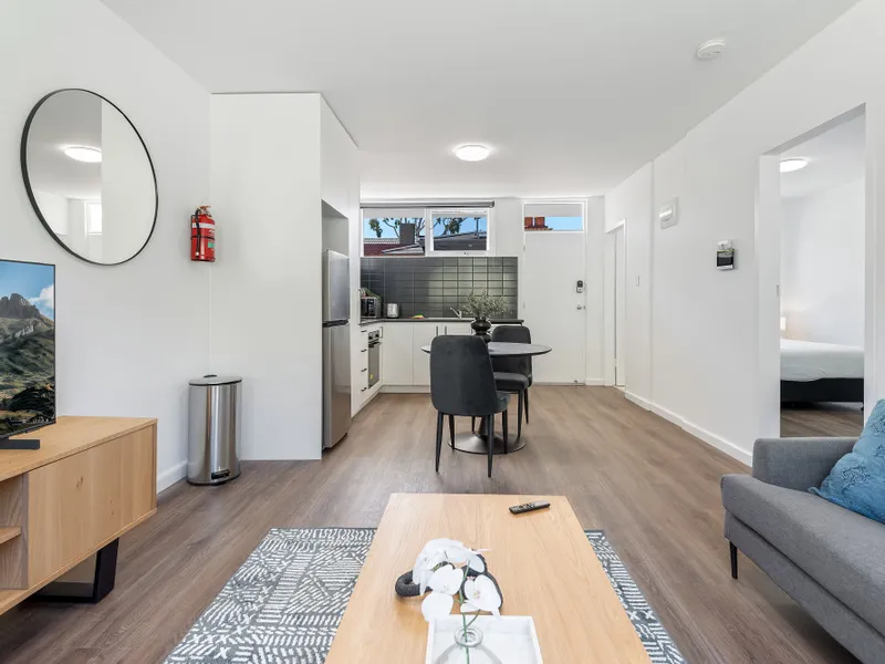 Spacious fully furnished 1-Bed in Trendy St Kilda for 12 month lease or more