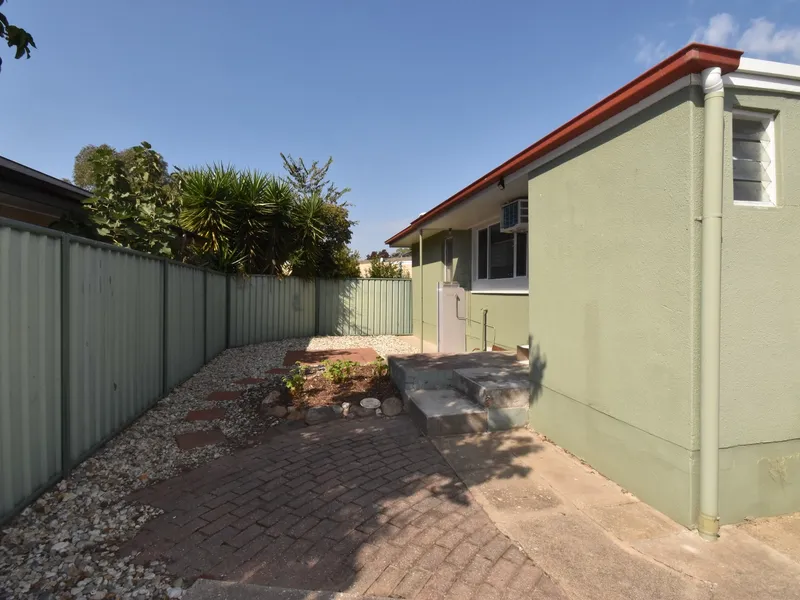 Private & Neat 2 Bedroom Unit