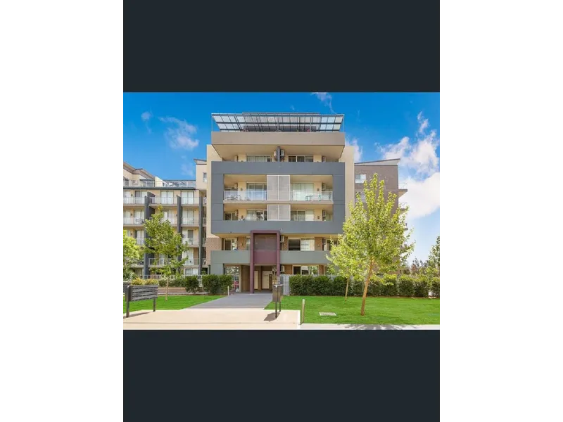 Absolutely stunning 2 bedroom + Study apartment !