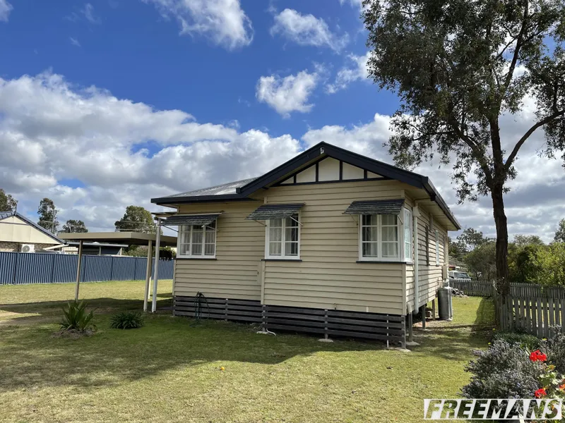 Modern Touches - Handy to the Golf Course