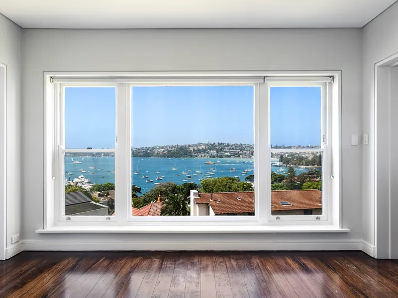 Luxury & Distinction With Captivating Harbour Views And Double Parking