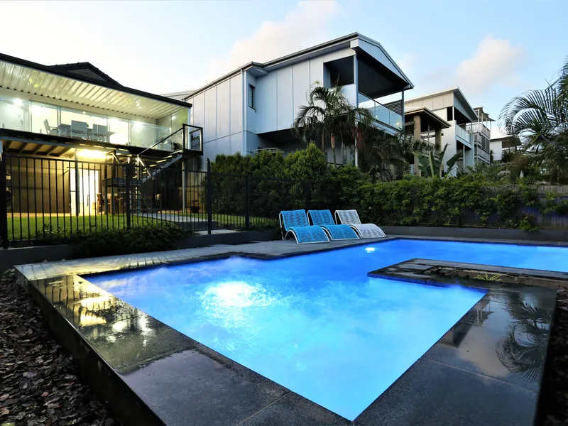 Ormiston Hill - Prime Position- Dual Living