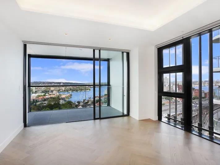 Luxury Two Bedroom Residence in the Heart of Milsons Point with Storage
