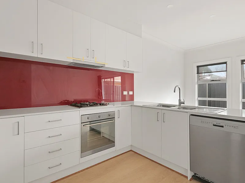 Modern Luxurious Townhouse in a Sought After Location (No Pets)