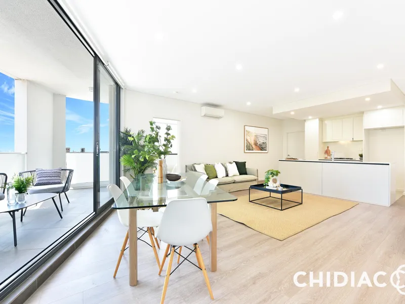 Sun filled apartment | Brand new floorboard | Freshly painted