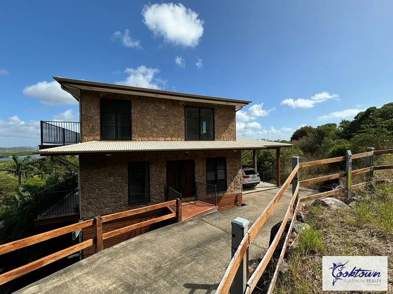 Stylish, modern 3-storey home with breath taking Endeavour River views, perfect for extended families or Airbnb income.