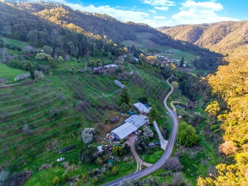 Ideal Hills living/with income and with easy commuting to the CBD.