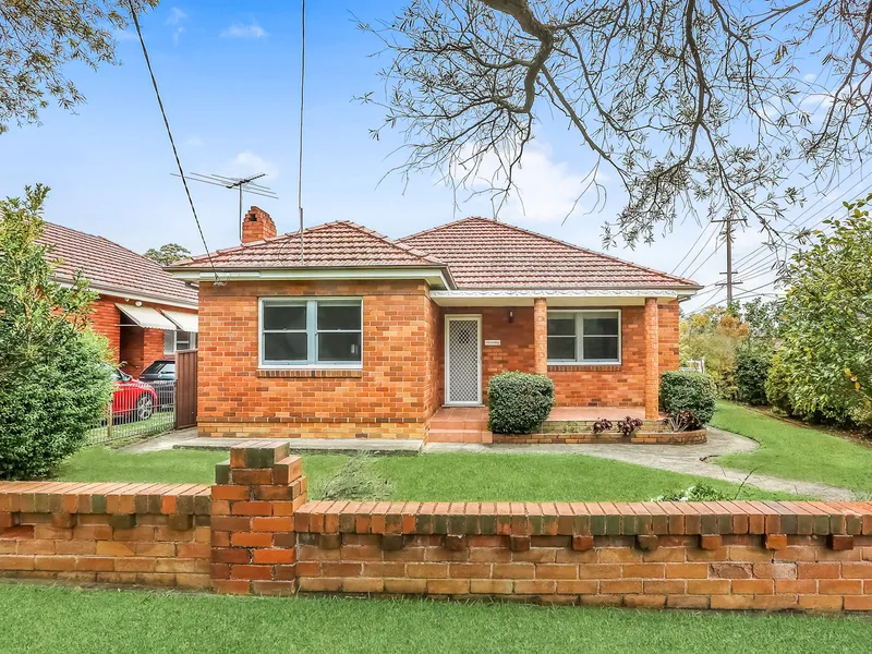 Open Inspection Wed 7/12 @ 5:15PM - 5:30PM - SPACIOUS FAMILY HOME IN PRIME LOCATION !