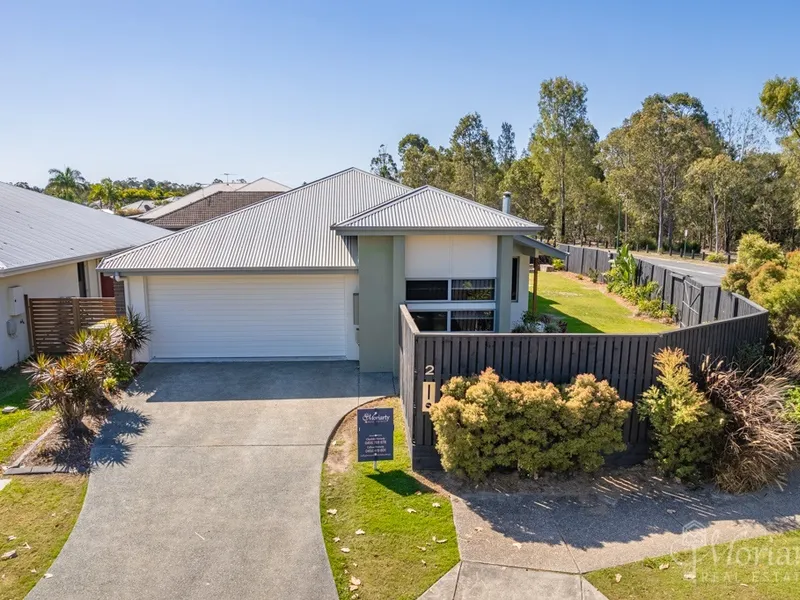 Gorgeous family home in enviable location with pool!