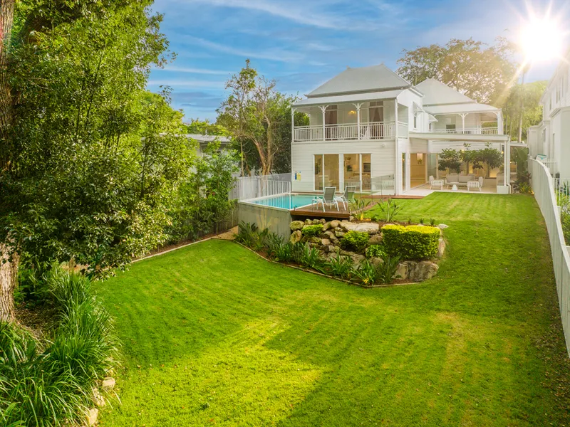 LIFESTYLE LUXURY AT AN ESTEEMED ADDRESS