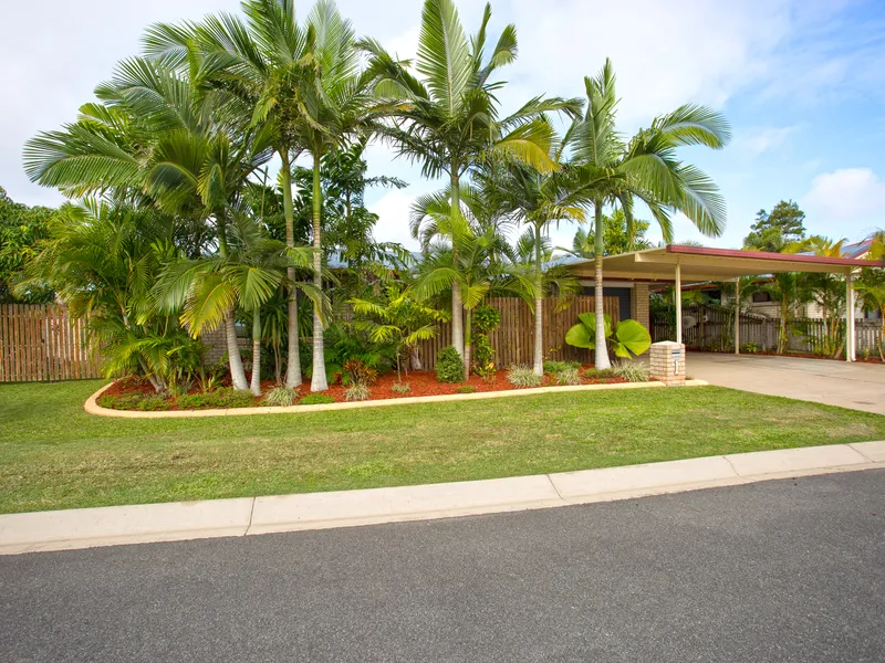 Beautiful Low maintenance home with room for the Caravan!