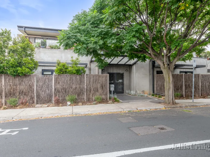 Boutique Brilliance in the Heart of Fairfield – Fully Furnished