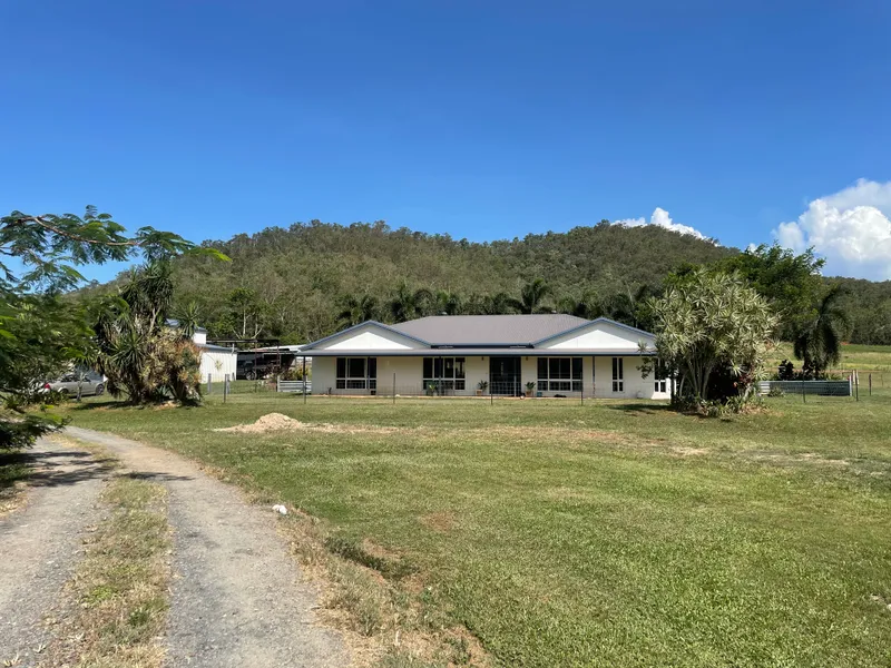 Fantastic Acreage Living