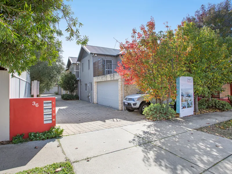 Spacious and Modern Three Bedroom Townhouse