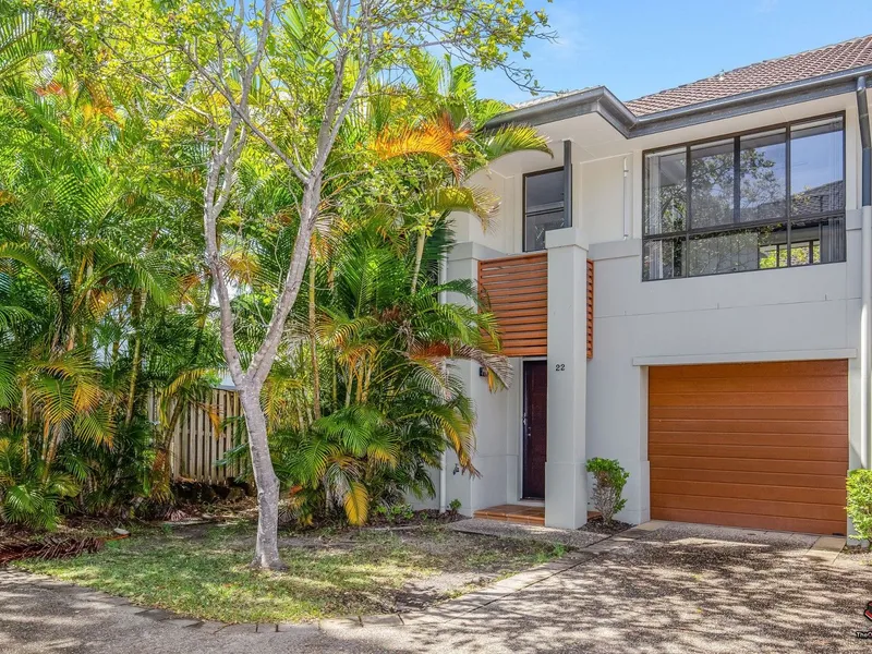 SPACIOUS TOWNHOUSE IN POPULAR LOCATION