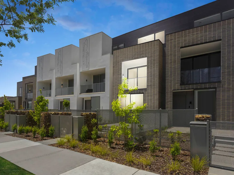 Unique Tri-level Excellence In Lifestyle Location