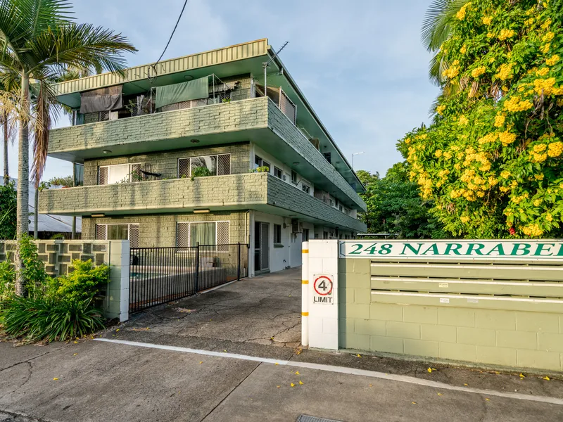 neat and tidy 1 bedroom apartment in city