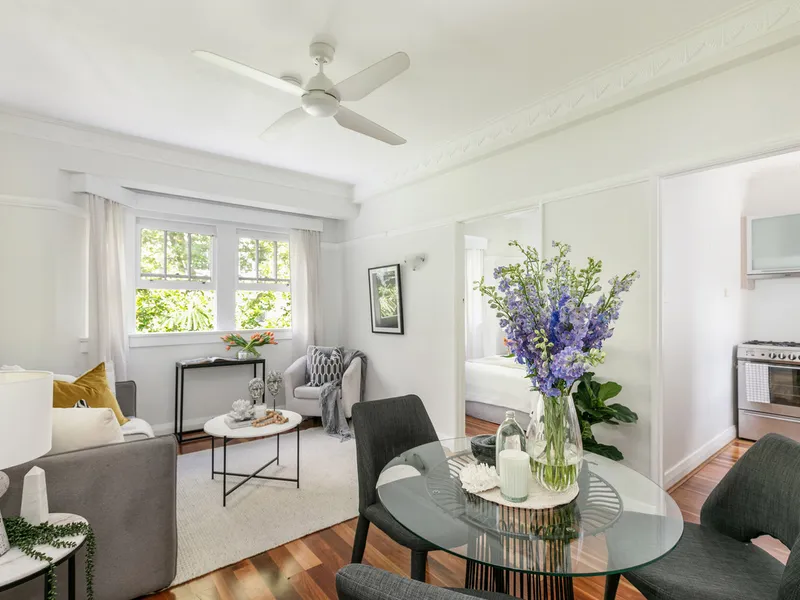 Updated top-floor pad in heart of village