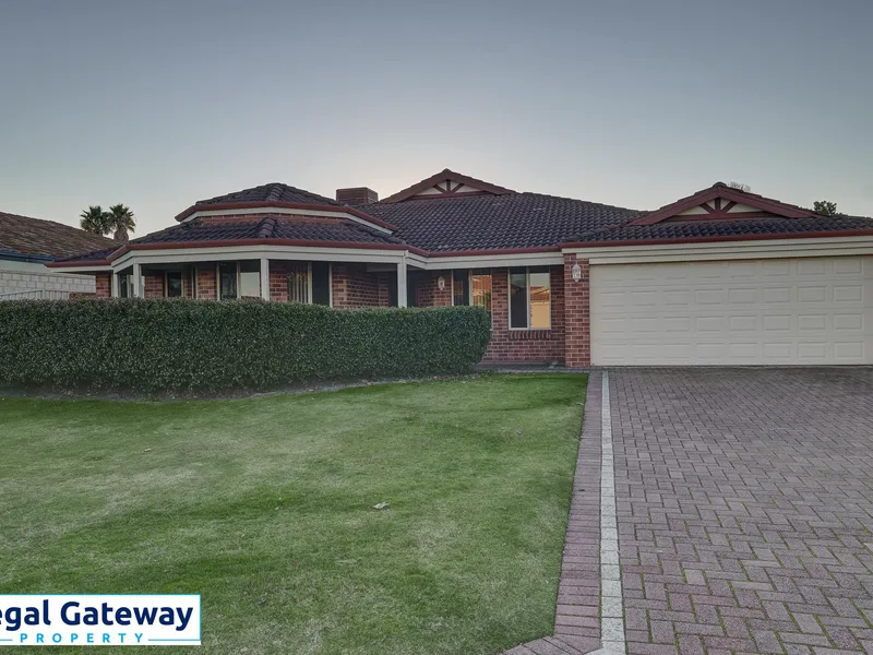 Multiple living areas, pool and entertainment