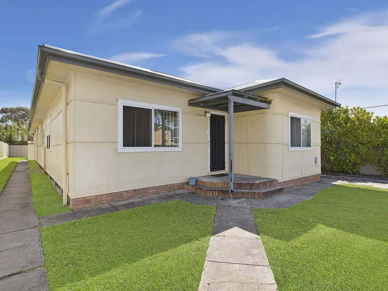 Exceptional Investment Opportunity - 3 Flats on 1 Title