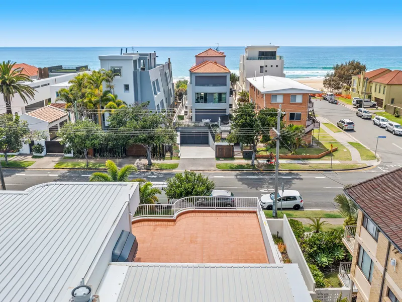 NOBBYS PENTHOUSE FULLY FURNISHED WITH OCEAN VIEWS