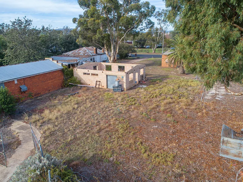 LEVEL BUILDING BLOCK NEAR MUDGEE GOLF COURSE