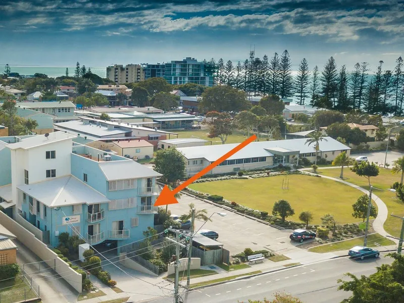 Gem in the heart of Redcliffe-no car required