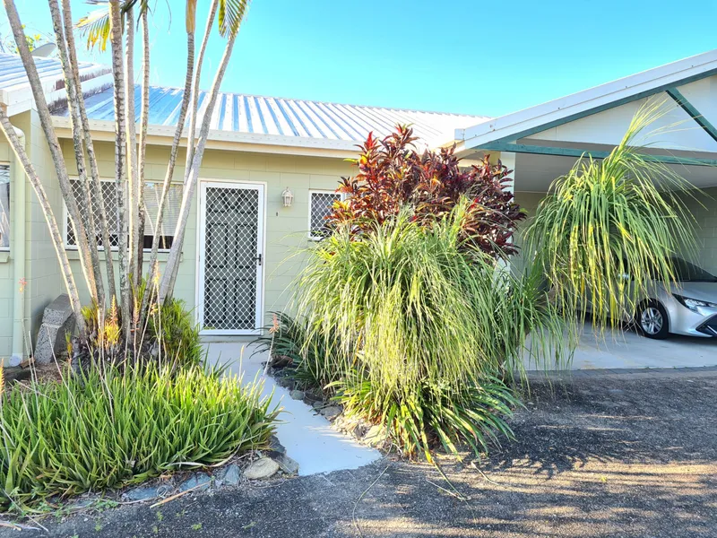 VILLA STYLE UNIT - CLOSE TO EVERYTHING